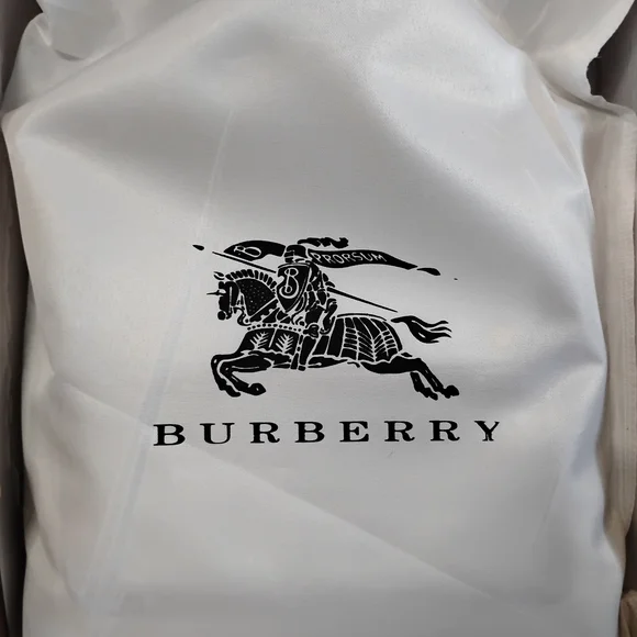 Burberry Tan and White Tote Bag - Picture 4 of 5